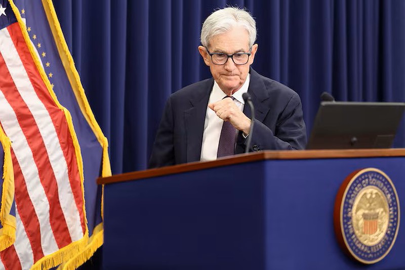 Ông Jerome Powell trở lại vị trí Thống đốc Fed nhằm một phần bảo vệ tính độc lập của Fed trước áp lực từ Chính quyền Trump (Ảnh: Reuters) Ông Jerome Powell trở lại vị trí Thống đốc Fed nhằm một phần bảo vệ tính độc lập của Fed trước áp lực từ Chính quyền Trump (Ảnh: Reuters)