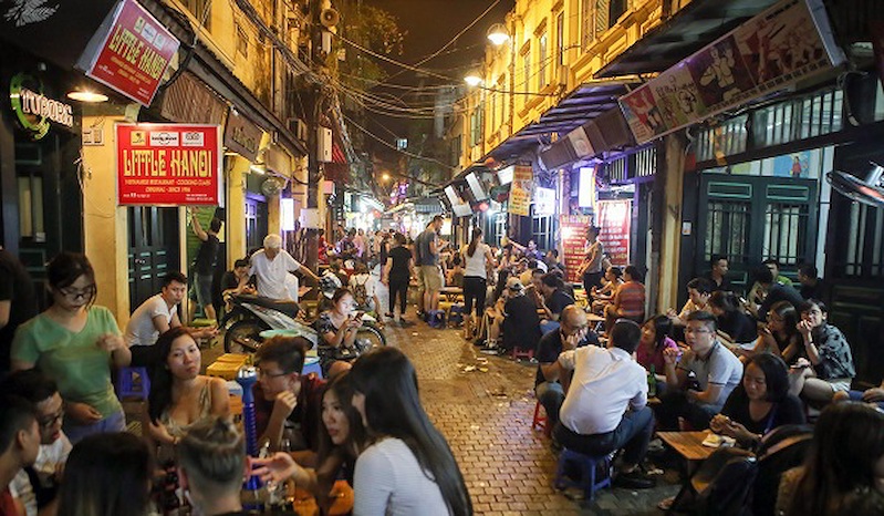 Hà Nội chia khung giờ, lập danh sách ngành nghề được kinh doanh ban đêm (Ảnh: VGP) Hà Nội chia khung giờ, lập danh sách ngành nghề được kinh doanh ban đêm (Ảnh: VGP)