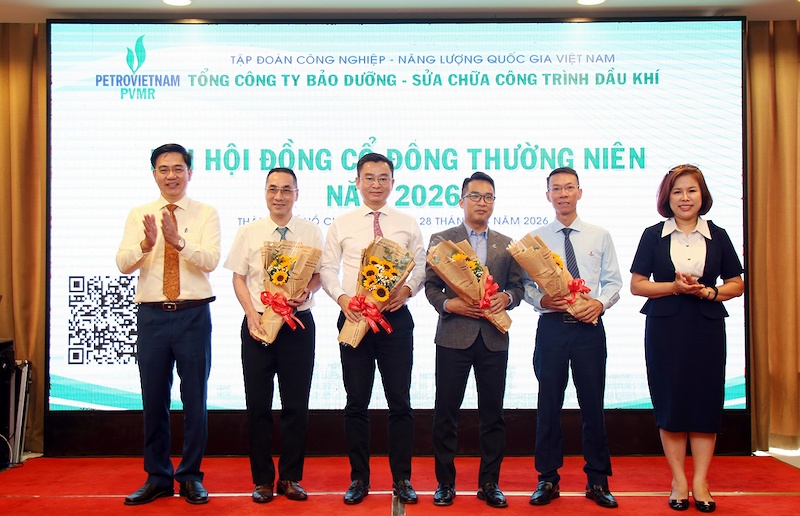 Ông Vũ Đình Chiến (thứ 2 từ trái sang) - Thành viên HĐQT PVMR (Ảnh: PVMR)