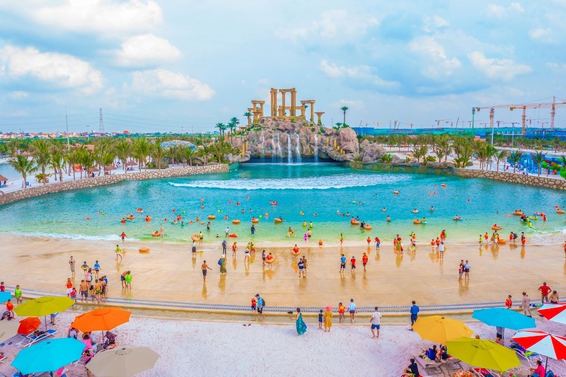 Công viên VinWonders Wave và WinWonders Water Park sẽ miễn phí vào cửa trong 1 năm dành cho cư dân Vinhomes Ocean Park 2-3, và tiếp tục duy trì ưu đãi trong 2 năm tiếp theo.