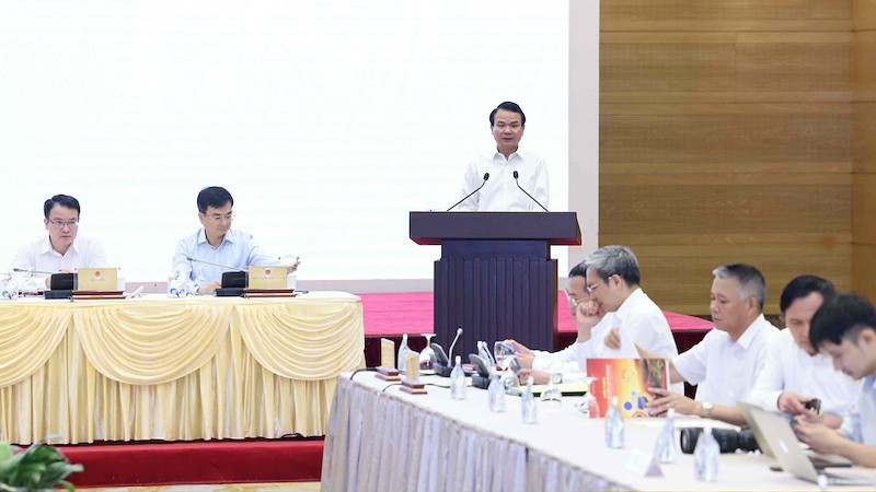 Bộ trưởng, Chủ nhiệm Văn phòng Chính phủ Đặng Xuân Phong thông tin về tình hình KTXH tháng 6 và 6 tháng năm 2026 (Ảnh: VGP)