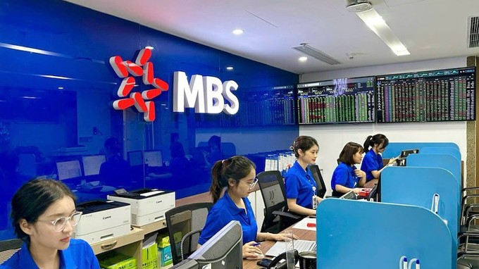 MBS chốt quyền nhận cổ tức 10% bằng tiền mặt