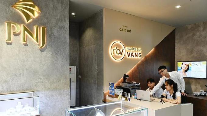 Cổ phiếu PNJ tím trần, khối ngoại mua ròng 1,5 triệu đơn vị