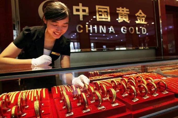 Vàng giảm, Trung Quốc tranh thủ gom thêm 15 tấn