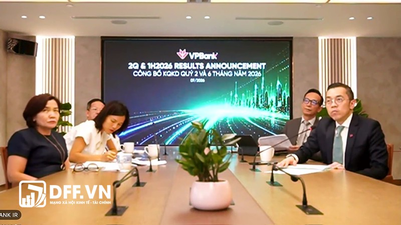 Toàn cảnh buổi họp gặp gỡ nhà đầu tư của VPBank chiều 29/7 (Ảnh chụp màn hình)