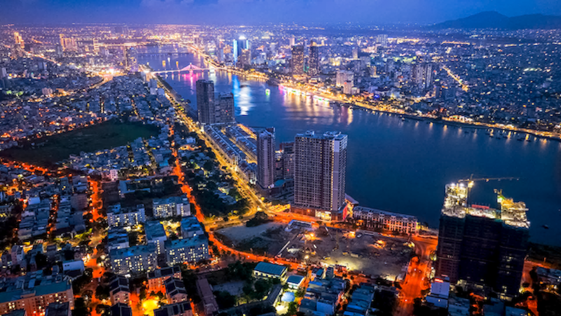 Sự cộng hưởng giữa cảnh quan sông nước và hệ sinh thái thương mại - dịch vụ giúp khu vực ven sông Hàn đáp ứng trọn vẹn nhu cầu lưu trú ngắn lẫn dài hạn.