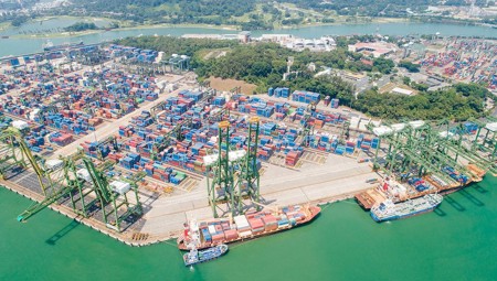 Đầu tư ra nước ngoài tăng gấp 4,5 lần: Doanh nghiệp Việt đang rót vốn vào đâu?