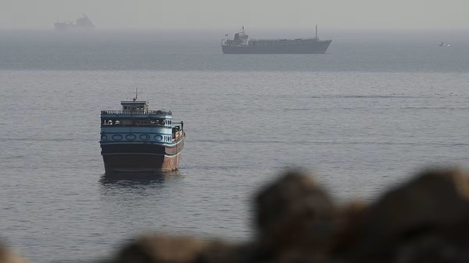 Iran đặt 6 điều kiện mở lại eo biển Hormuz