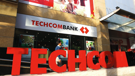 Cổ phiếu TCB tím trần sau thông tin hai ngân hàng ngoại muốn chi 2 tỷ USD mua 15% vốn Techcombank