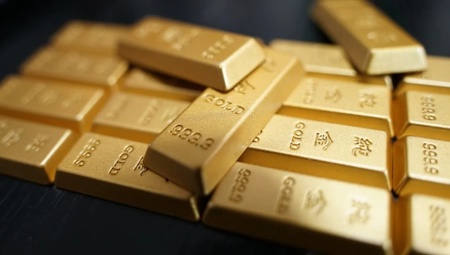 Giá vàng trong nước bật tăng, vàng thế giới neo quanh 4.300 USD/ounce