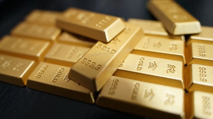 Giá vàng trong nước bật tăng, vàng thế giới neo quanh 4.300 USD/ounce