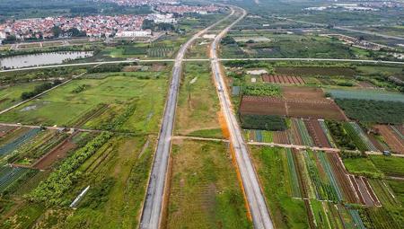 Thủ tướng thúc tiến độ 7 tuyến cao tốc phía Bắc, yêu cầu gỡ vướng mặt bằng và vật liệu
