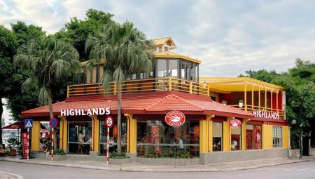 Jollibee bán 11% vốn Highlands Coffee, trao quyền kiểm soát cho Viet Thai