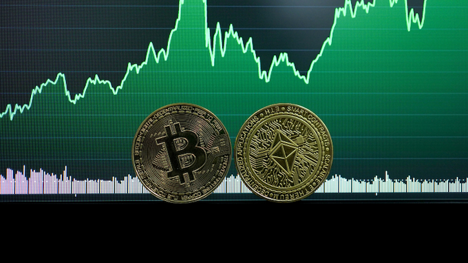 Crypto 21/9: BTC vọt lên 82.000 USD, ETH chạm mốc 2.700 USD