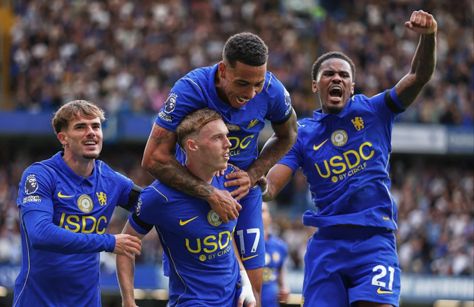 Áo đấu Chelsea khiến fan hâm mộ Hong Kong lo phạm luật, vì sao?