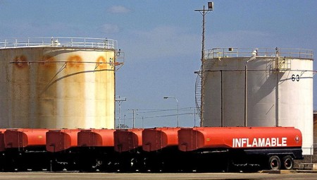Giá khí đốt châu Âu cao nhất 3 năm, dầu Brent áp sát 100 USD/thùng