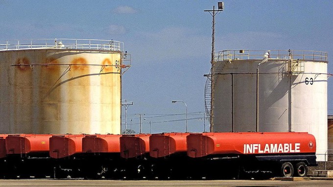 Giá khí đốt châu Âu cao nhất 3 năm, dầu Brent áp sát 100 USD/thùng