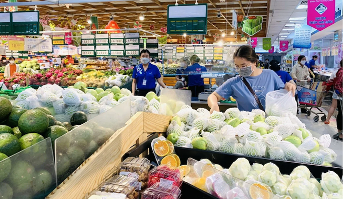 Giá hàng hóa thế giới áp sát đỉnh 18 năm