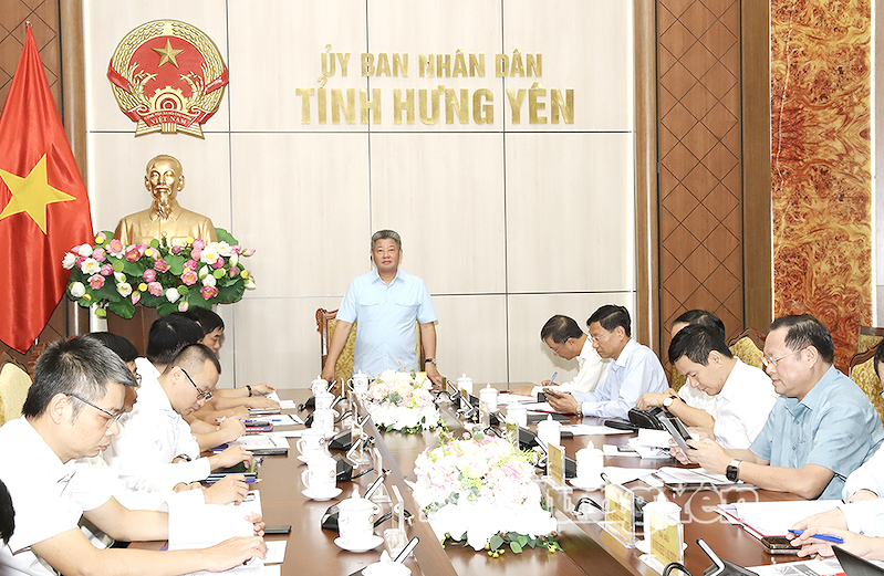 Ông Nguyễn Mạnh Quyền - Phó Bí thư Tỉnh ủy, Chủ tịch UBND tỉnh - chủ trì buổi làm việc (Ảnh:hungyen.gov.vn) Ông Nguyễn Mạnh Quyền - Phó Bí thư Tỉnh ủy, Chủ tịch UBND tỉnh - chủ trì buổi làm việc (Ảnh:hungyen.gov.vn)