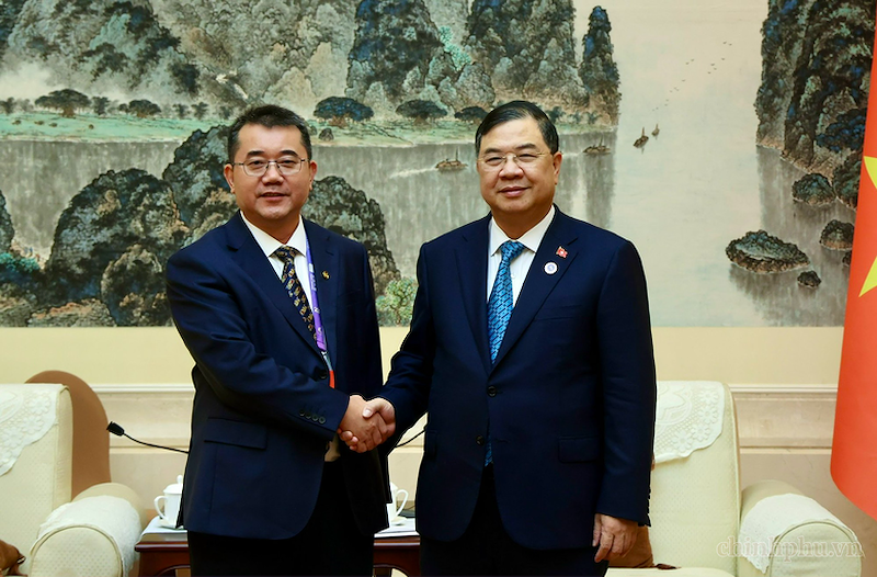 Phó Thủ tướng Thường trực Chính phủ Phạm Gia Túc tiếp ông Zhang Deliang, Phó Tổng Giám đốc CEEC (Ảnh: VGP)