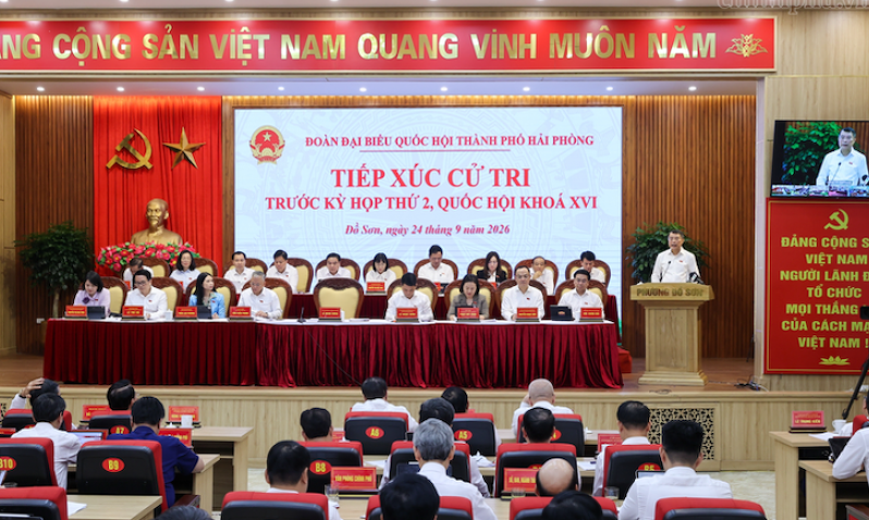 Quang cảnh cuộc tiếp xúc cử tri (Ảnh: VGP) Quang cảnh cuộc tiếp xúc cử tri (Ảnh: VGP)