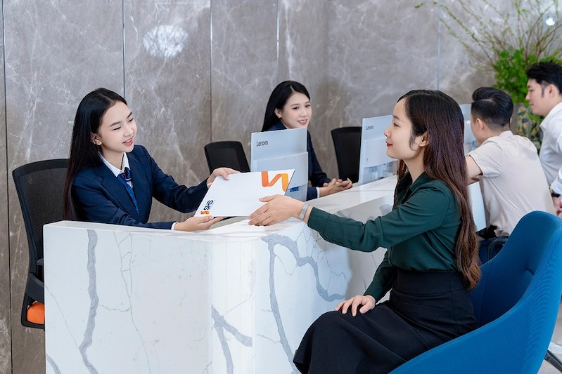 SHS hướng tới hành trình tăng trưởng, nơi lợi ích cổ đông, khách hàng và sự phát triển bền vững của doanh nghiệp được kết nối, gia tăng theo thời gian. SHS hướng tới hành trình tăng trưởng, nơi lợi ích cổ đông, khách hàng và sự phát triển bền vững của doanh nghiệp được kết nối, gia tăng theo thời gian.
