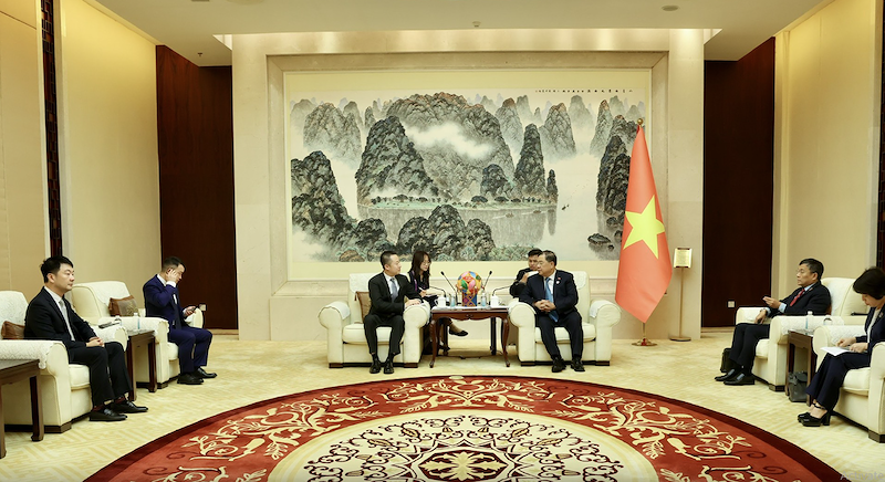 Huawei cùng loạt “ông lớn” Trung Quốc muốn đầu tư vào AI, đường sắt và năng lượng tái tạo tại Việt Nam