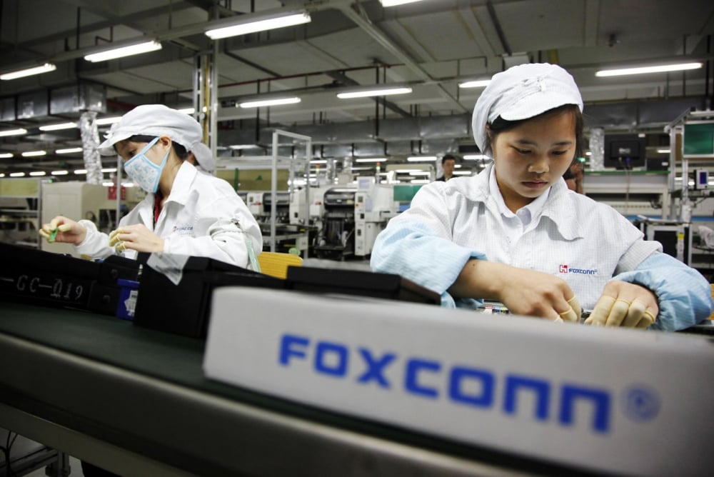 Foxconn sẽ sử dụng robot hình người sản xuất máy chủ AI tại Mỹ
